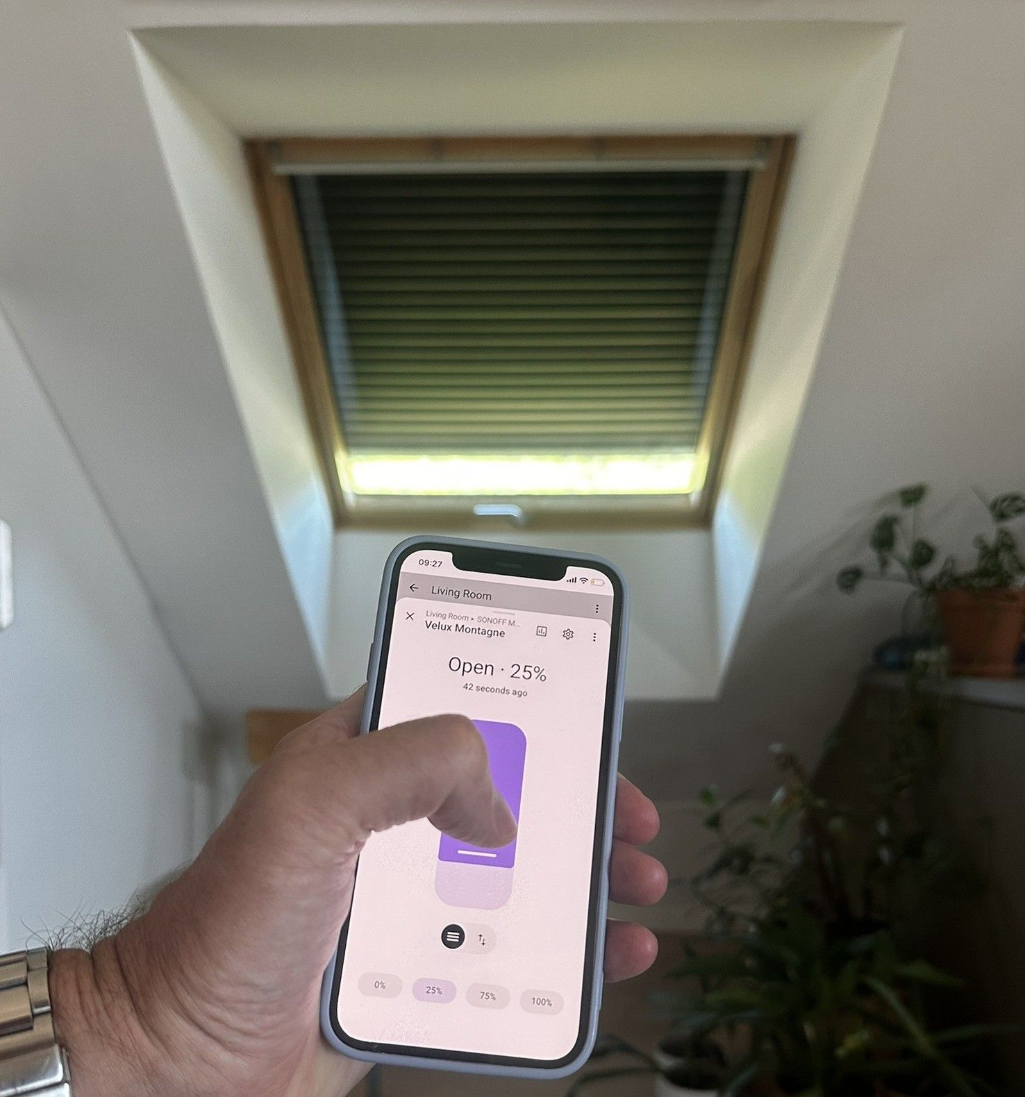 Velux après : pilotage centralisé depuis l'application, fermeture automatique en cas de canicule